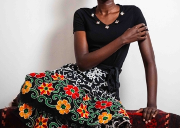 A dance in the fields – Bottom